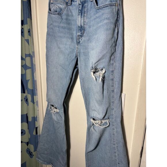 Levi's 70s High Rise Flare Jeans size 28 light wash distressed retro western - Picture 4 of 6